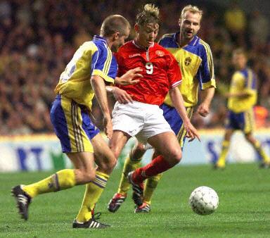 2000欧洲杯瑞典丹麦（2004年欧洲杯丹麦瑞典）