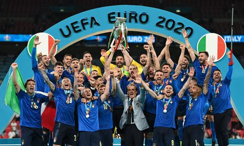 意大利欧洲杯冠军照片（意大利欧洲杯冠军照片大全）
