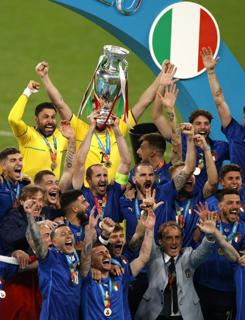意大利欧洲杯气氛集锦（意大利欧洲杯表现怎么样）