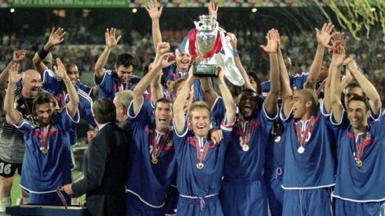02年法国欧洲杯（2000年欧洲杯法国队夺冠）