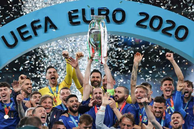 2021欧洲杯夺冠颁奖（欧洲杯颁奖现场）
