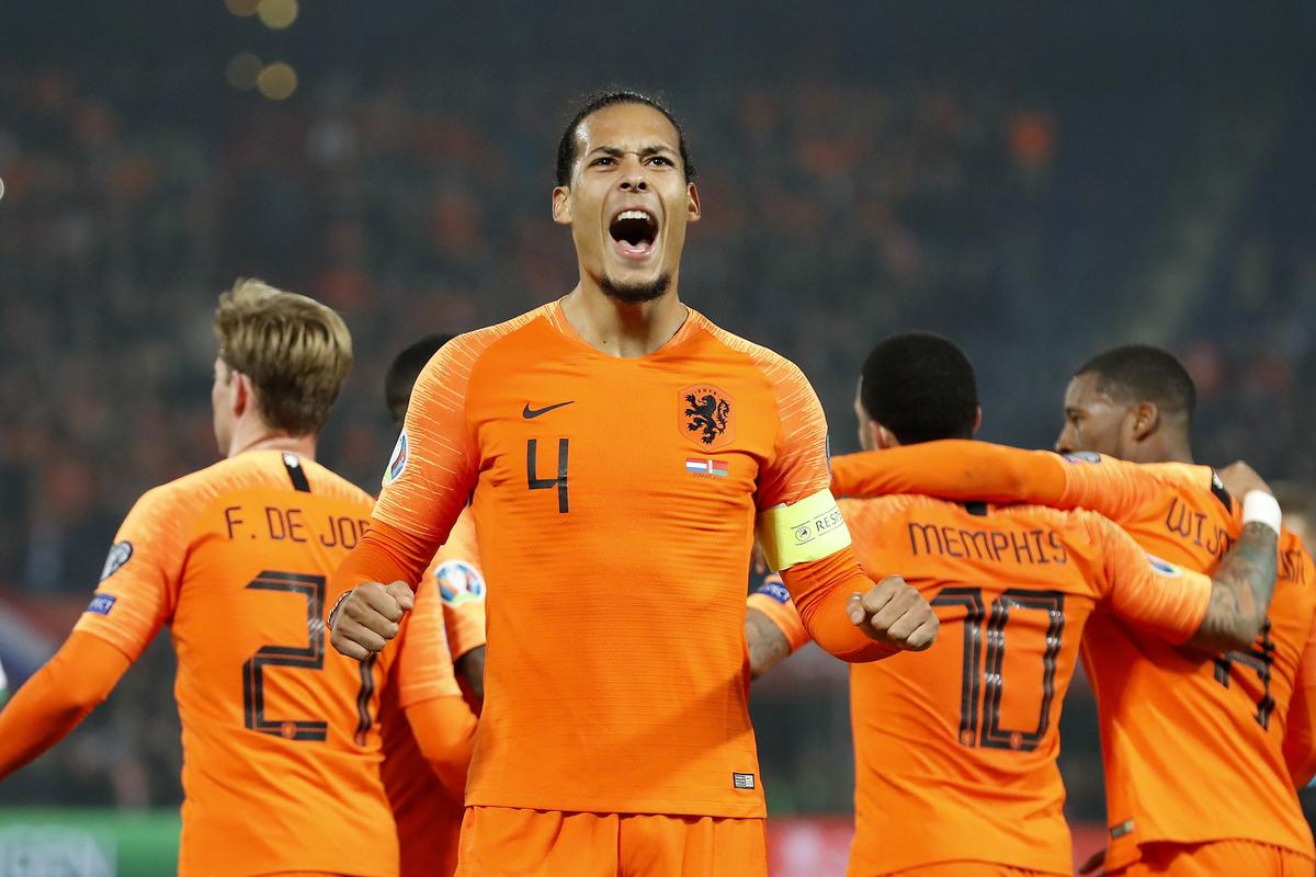 荷兰拿欧洲杯冠军（荷兰队拿过欧洲杯冠军）