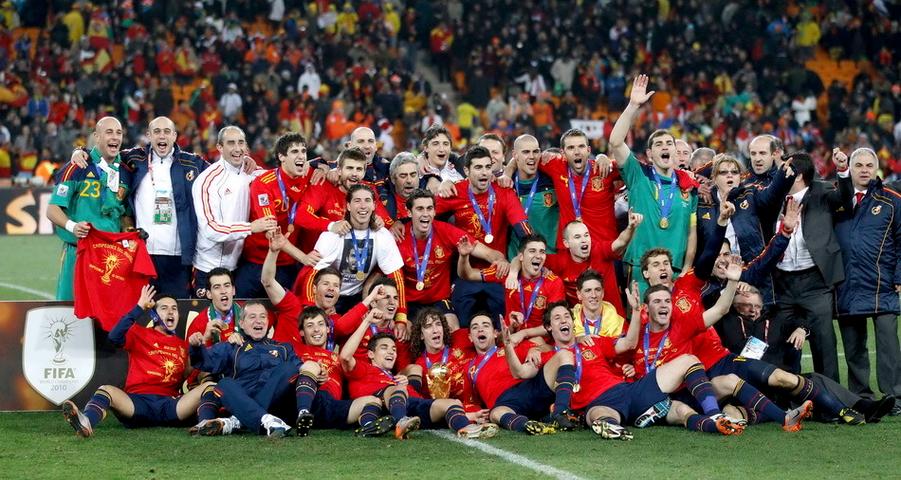 西班牙欧洲杯夺冠领奖（西班牙欧洲杯夺冠领奖了吗）