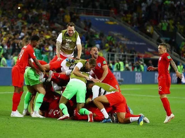 英国欧洲杯决赛输了（欧洲杯决赛前英国陷入疯狂）