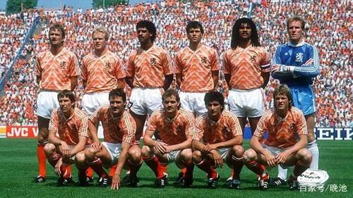 1988欧洲杯荷兰球衣（1988年欧洲杯荷兰对英格兰）