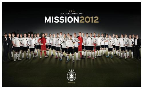 2012欧洲杯球服（2012欧洲杯海报）