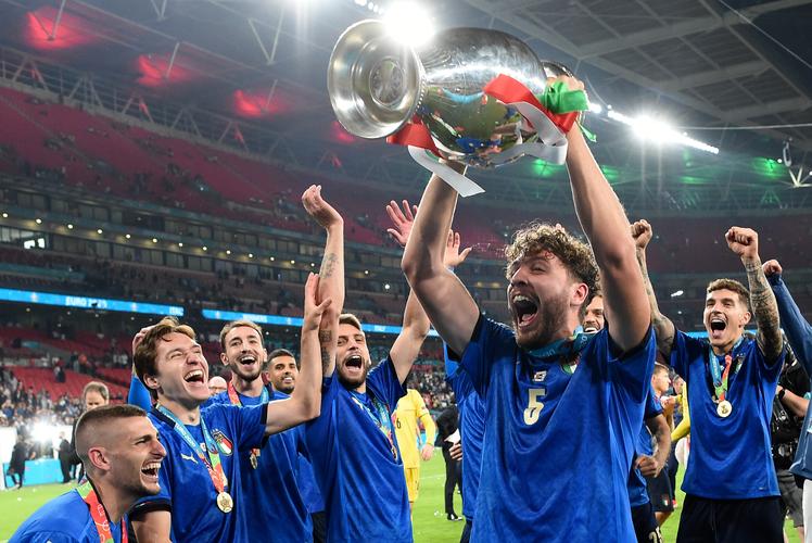 足球男子欧洲杯夺冠（欧洲杯夺冠2021）