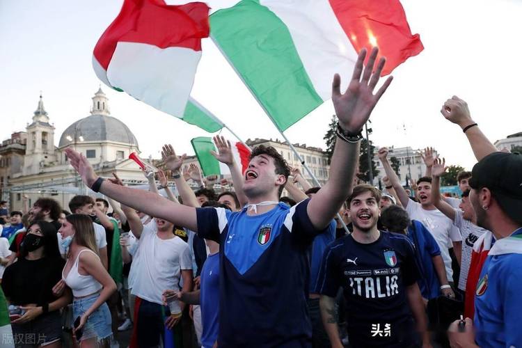 意大利欧洲杯拉人恶搞（欧洲杯意大利街头）