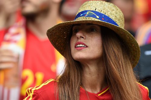 女足欧洲杯西班牙德国（欧洲杯西班牙女球迷）