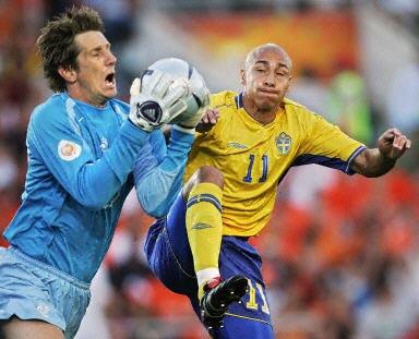2004欧洲杯荷兰瑞典（2004欧洲杯荷兰瑞典谁赢了）